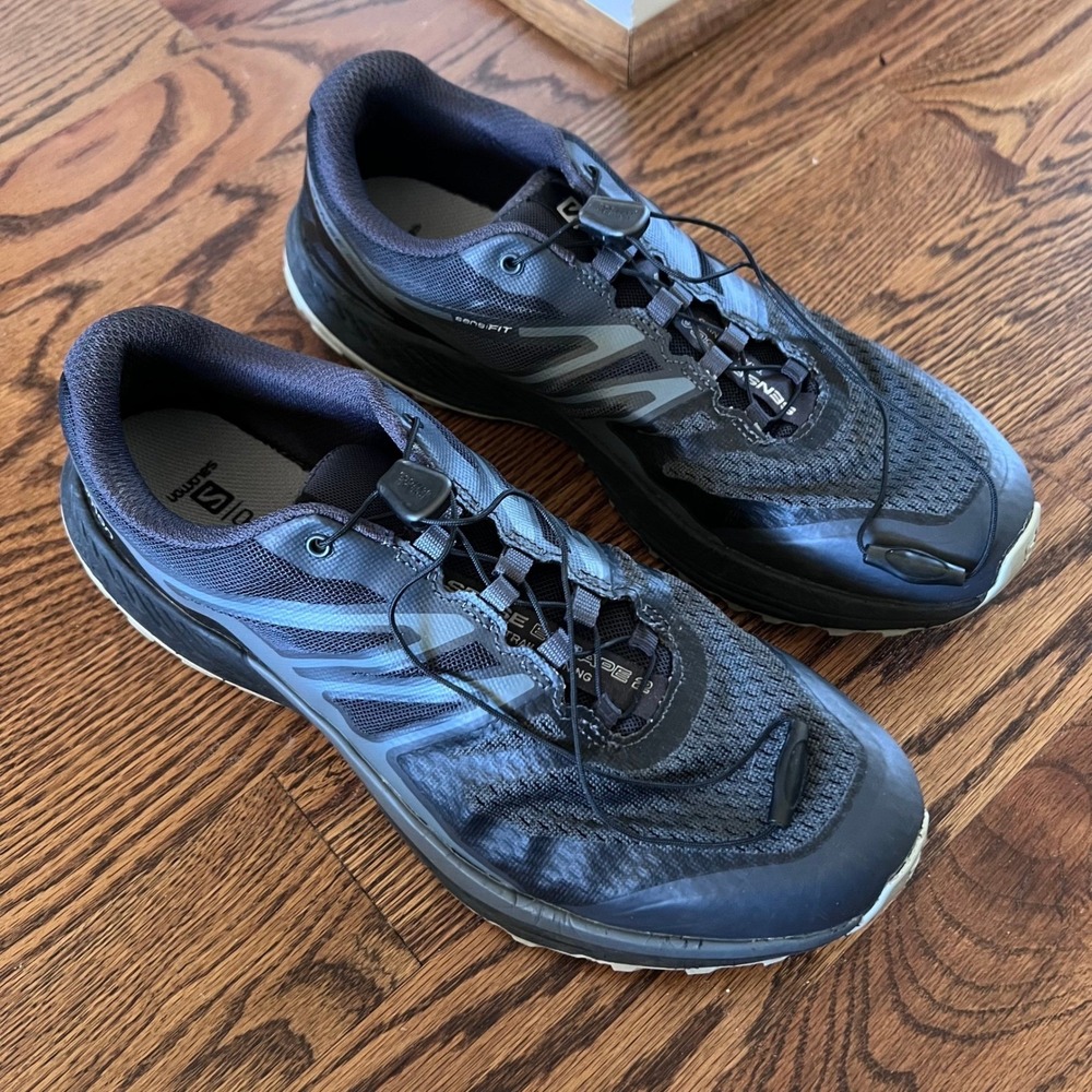 Salomon Men's Athletic Trail Shoe in Charcoal and Light Gray - Picture 4 of 16